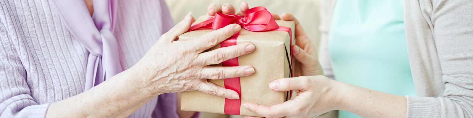 48 Amazing Gifts for Seniors with Alzheimer's or Dementia